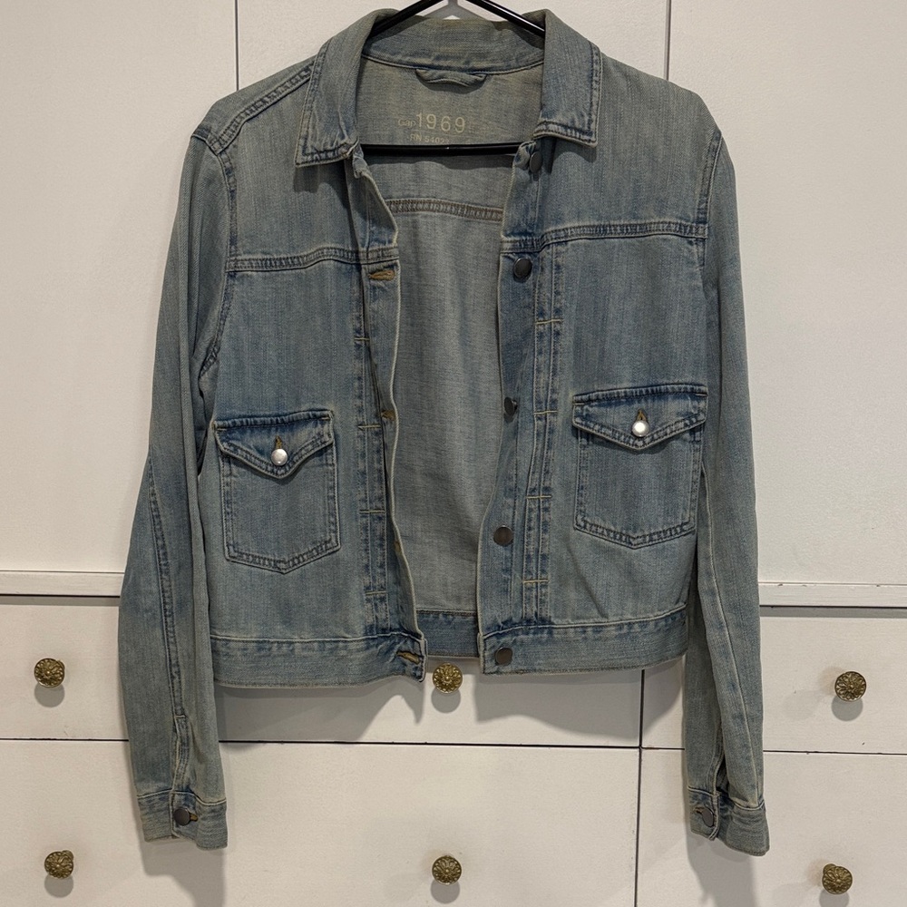 GAP light wash denim jacket